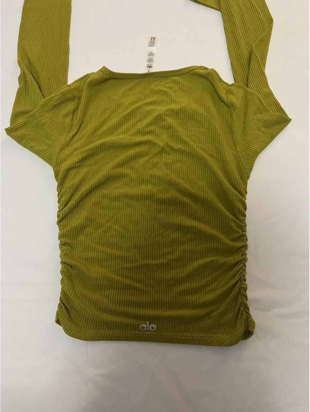 green Alo top - Picture 3 of 8